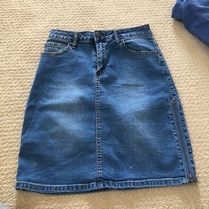 FOREVER 21 DENIM SKIRT US SIZE 24